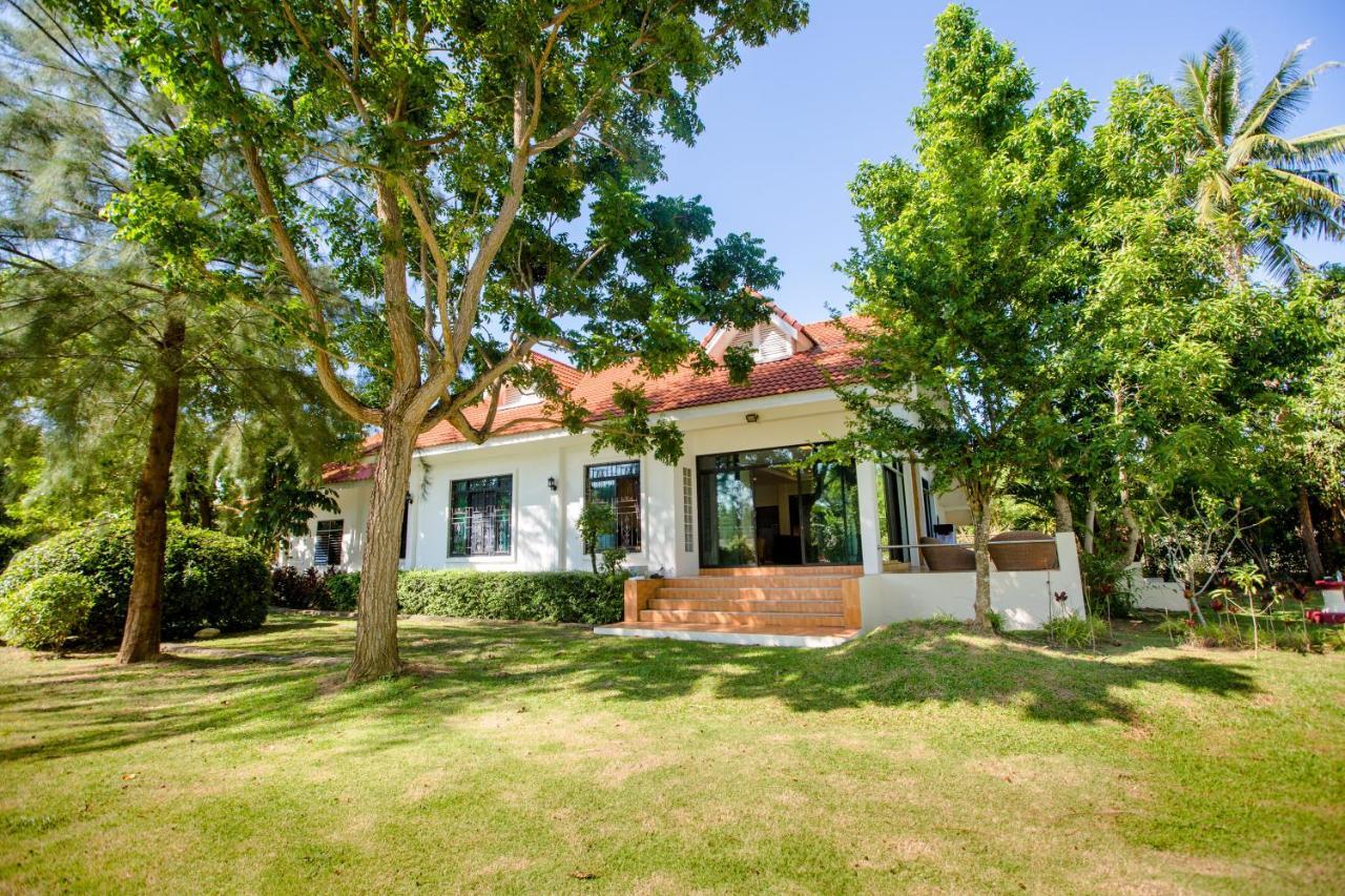 Villa Miracle Rawai Экстерьер фото